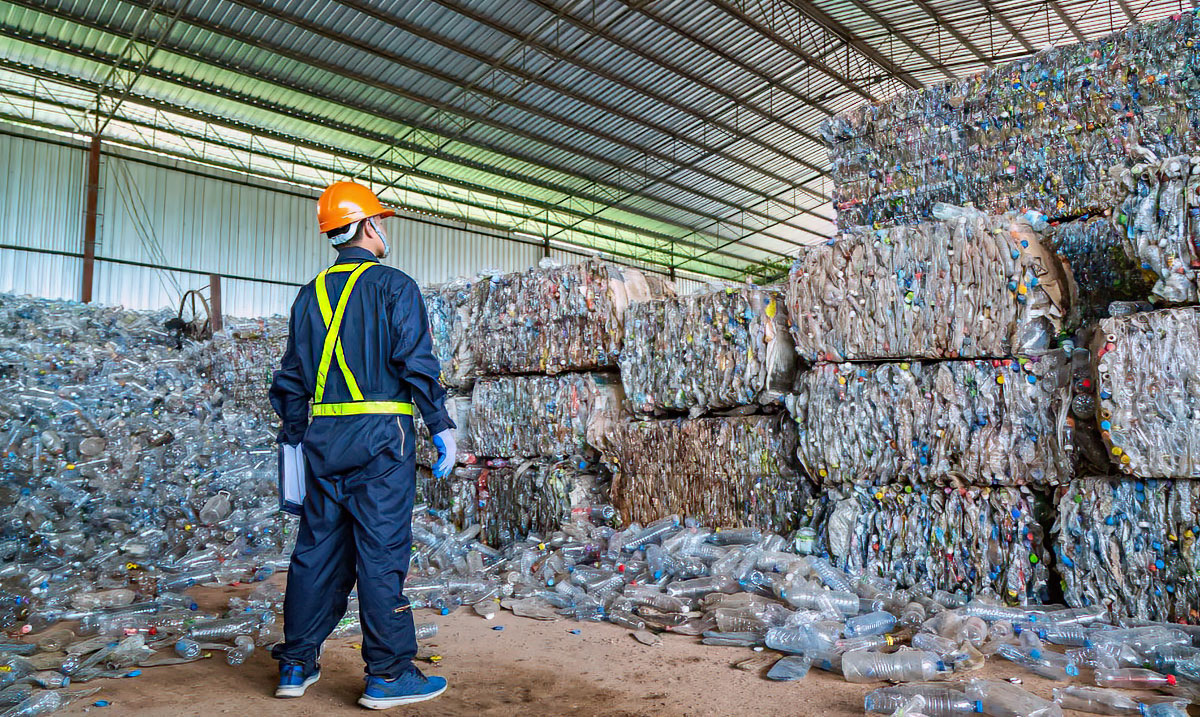 Plastic bottles recycling